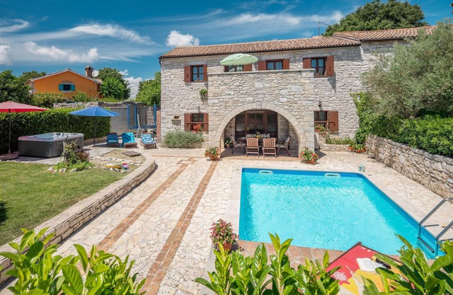 3 bedroom stunning home in Vrsar