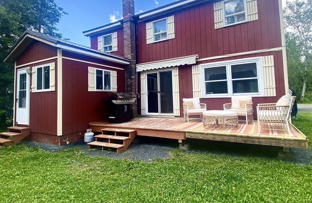 3 Bedroom Waterfront Camp with Nearby Trail Access