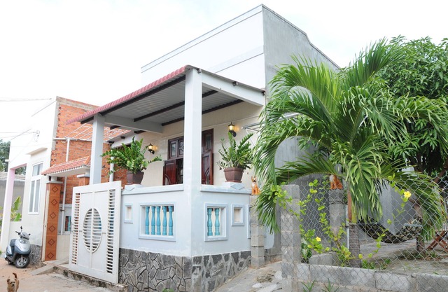 3 Bedrooms House and big garden