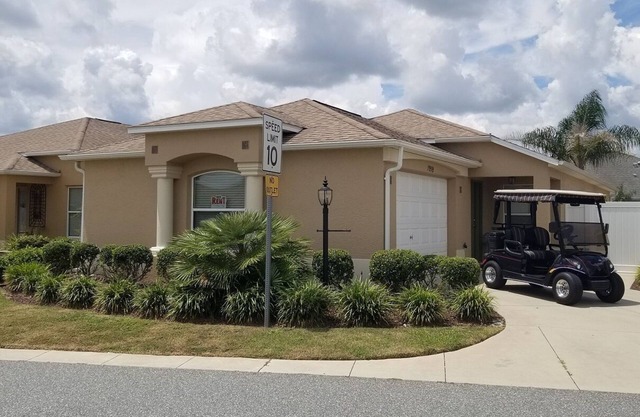 3 BR Courtyard Villa - Central Villages location - close to golf and pools!