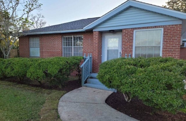 3 BR Tropical Bliss Getaway with Private Pool