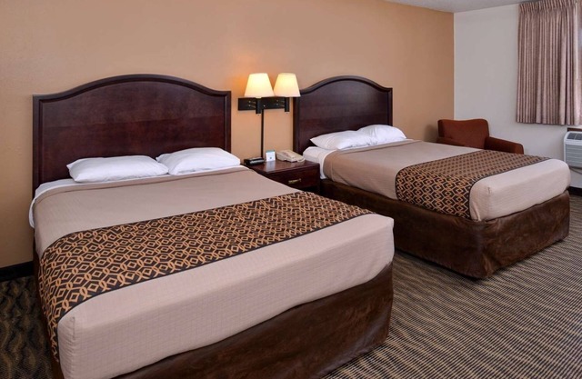 3 Cozy Rooms w/Free Breakfast & Pet-Friendly Policy – Perfect for Quick Stays