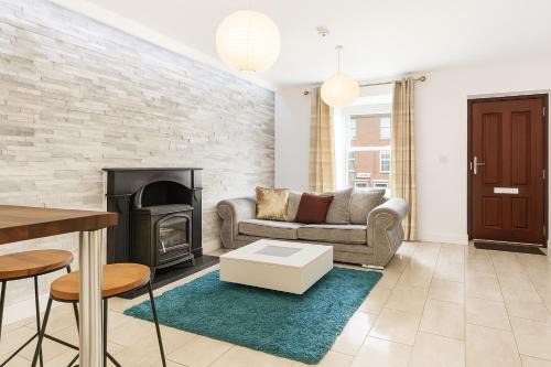 3 double bed house city center