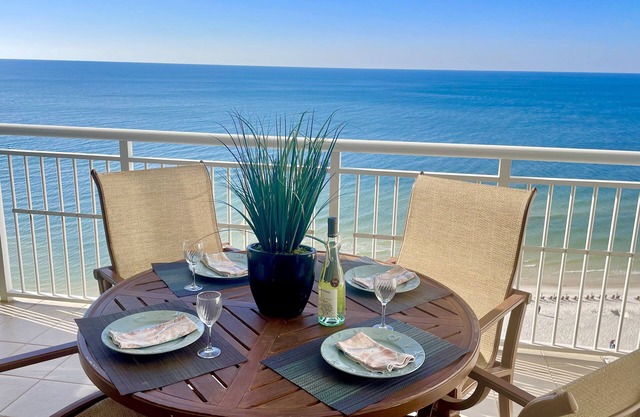 3 KING Beds - Indigo Gulf Front 14 FL CORNER 3BR/4BA, plus bonus den 2312 sq ft