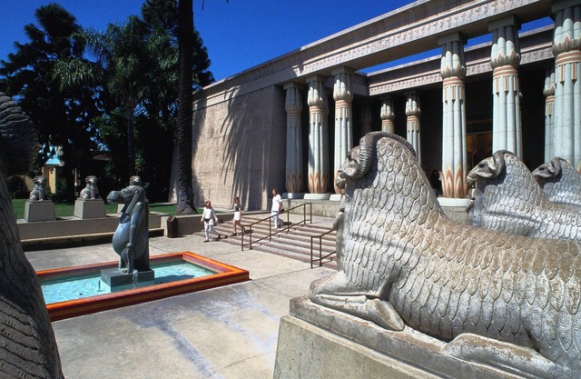 3 Large Units Near to Children's Discovery Museum of San Jose! Outdoor Pool