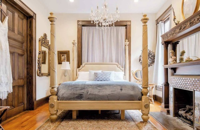 ★ 3 Lux King Beds ★ Walk to Downtown ★ Regal ★