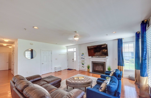 3 Mi to Beach: Ocean View Getaway w/Pool Access