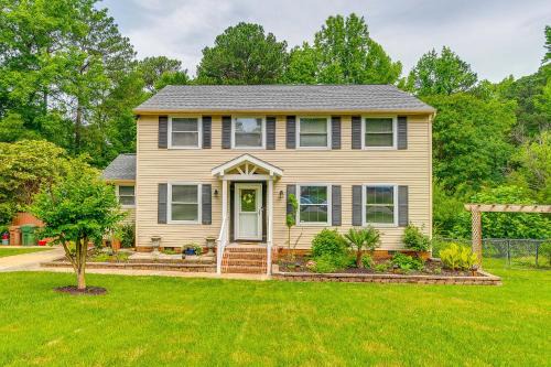 3 Mi to Dtwn Cary Family Home with Deck!