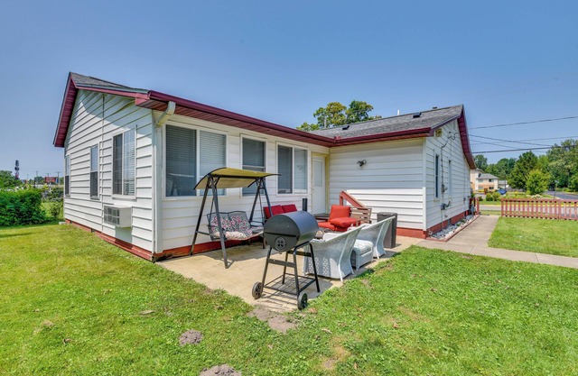 3 Mi to Lake Michigan Access: Sawyer Home w/Patio