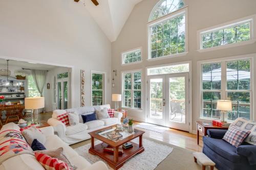 3 Mi to Pickwick Lake Spacious Family Getaway