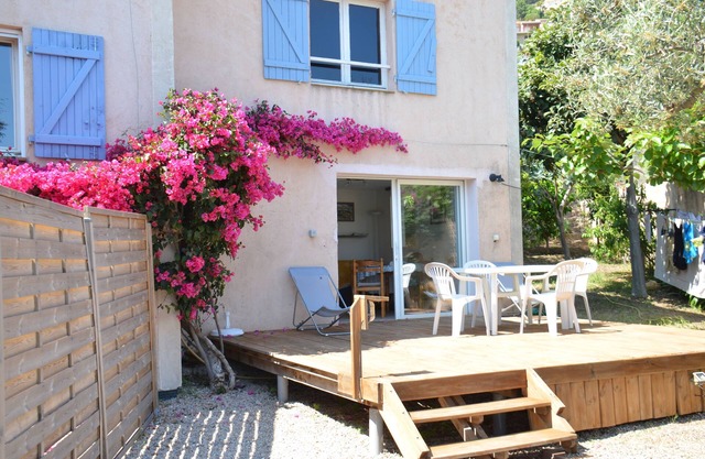 3-room apartment with garden by the sea and Esterel creeks