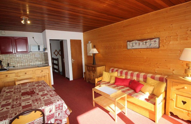3-room duplex cabin, 8 pers, ski-in/ski-out, Auris en Oisans