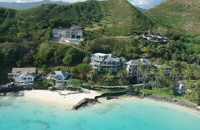 3 Storey Oceanfront Home with Spectacular Views and Access to Secluded Beach!