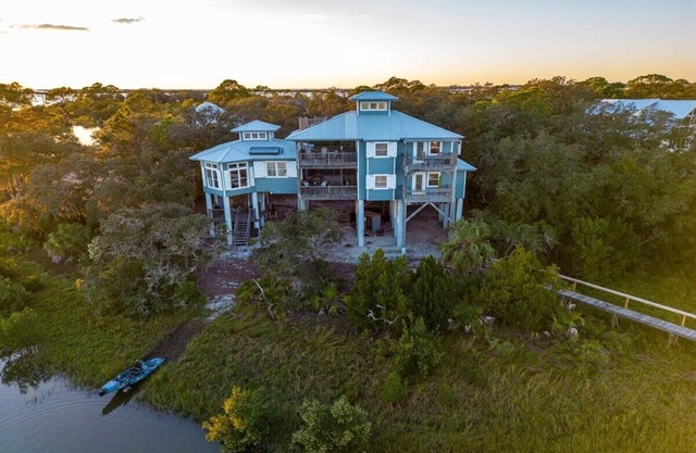 3 Story Haven! Fire Pit+kayaks~updated~360 Views!