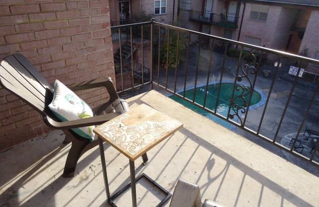 #3 UAB KING SUITE+2 MIN WALK TO RESTAURANT