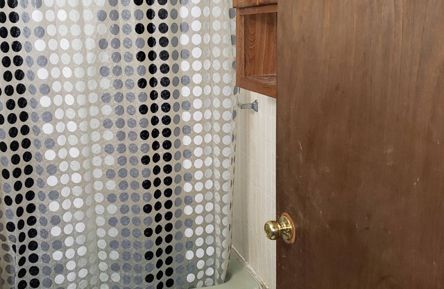 #3 Urban Cul deSac 1 Priv Double Size Bed/shared bath near UAB/Sloss/Airport