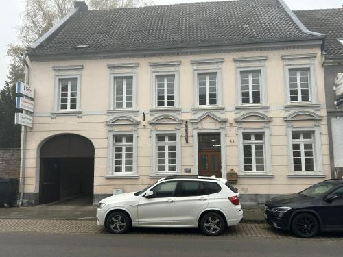 3 Zimmer Monteurswohnung in 400 Jahre alter Lateinschule LS24