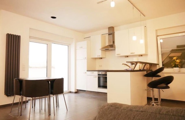 3 ZKB Einliegerwohnung im Neubau (73m²) mit Ladesäule