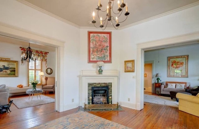 30+ day, Historic East Nashville Cottage, 5 Points!