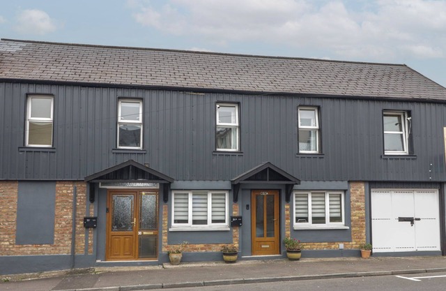 30 MAIN STREET, pet friendly, with a garden in Ballycarry