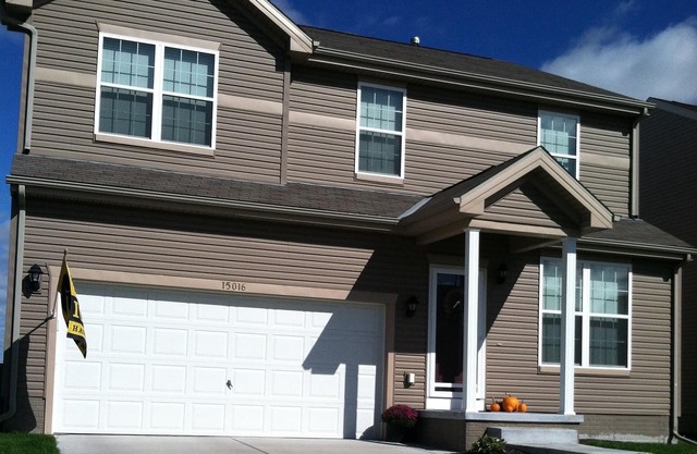 3000 sq ft West Omaha home. Perfect for wedding parties & families with kids!