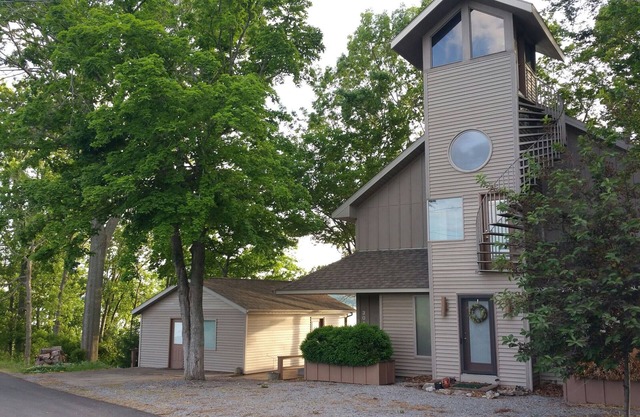 (301) Stunning view, LBL nearby, quiet street, dock access, on site boat rental