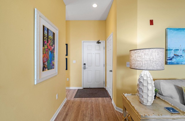 302W ~ Vibrant 2BR/2BA top floor beachfront condo