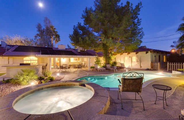 *3200 Sq Ft 5 Bed 4 Bath 1 Story Private Pool/Spa W/Casita