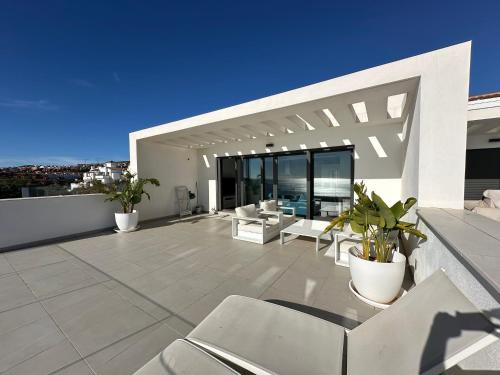 322 - Magnificent Penthouse Firstline Golf & Beach