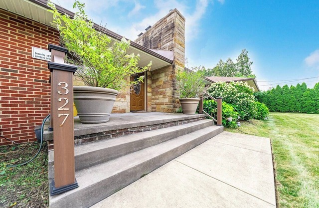 327 · Fairlawn 327 | Spacious 2F & 4H Bathrooms