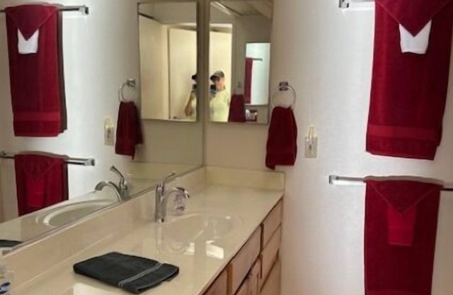 337 2 Bedrooms with Lake View. See the amenities at www.Leisureworldarizona.com