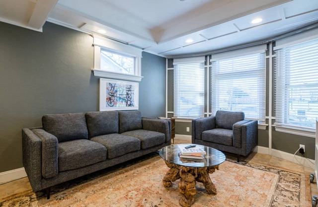 350 · Quiet Victorian Bungalow in downtown San Jose