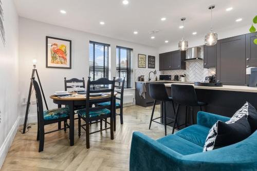 3a Roman View, beautifully appointed apartment in Roundhay, sleeps up to 6, bedrooms with en suite bathrooms, EV charging