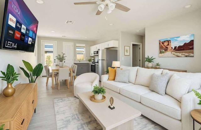 3Bd | 2 Bath | Free parking | 70"Smart TV