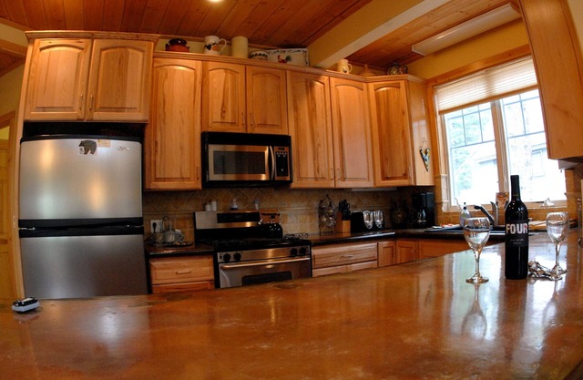 3bd & 2bth home w/HOT TUB close to Ski Resorts & Truckee