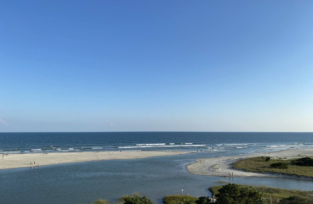 3BR/2BA South Tower -It's All About the View! 2 Kings + 2 Twins + Beach Locker!