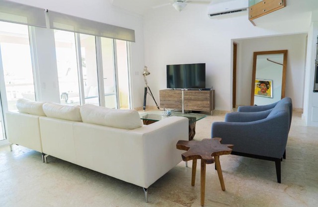 3BR/3BA Modern Paradise Loft Condo in Gated Community w/Daily Housekeeping