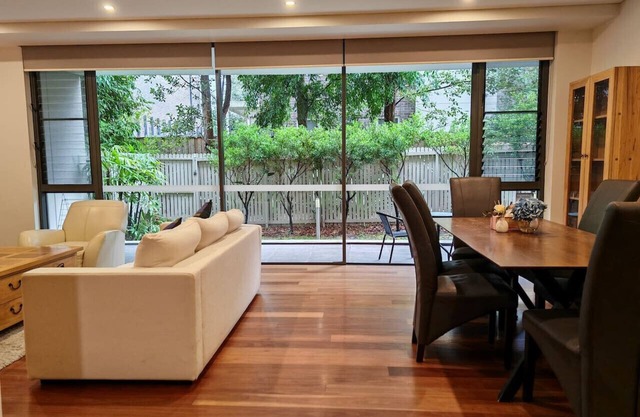 3BR APT in heart of Lindfield