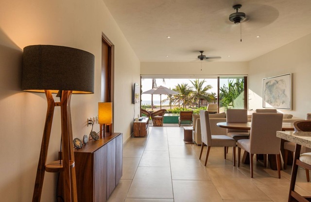 3BR Beachfront Villa Pool, Terrace Sleeps 6