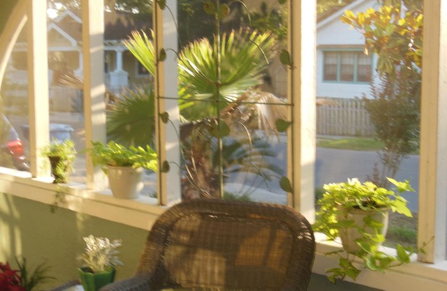 3BR home, 2blks to Beach, Keesler, 30 day rental with utilities