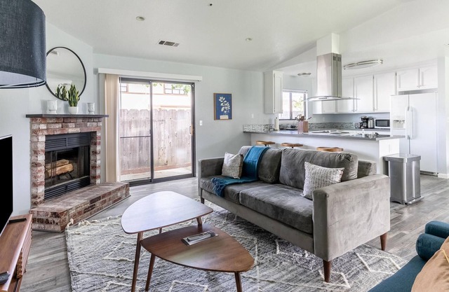 3BR House in Livermore + Pets OK