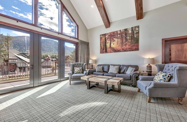 3Br Luxury Residence steps to Heavenly Gondola & Village by RedAwning