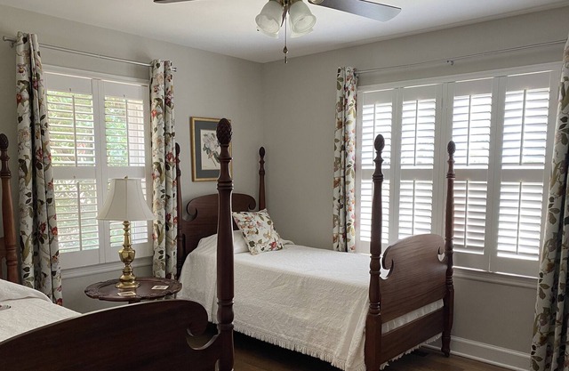 3br MASTERS WEEK! Sleeps six! Walking distance to Palmetto GC or Bruce's Field