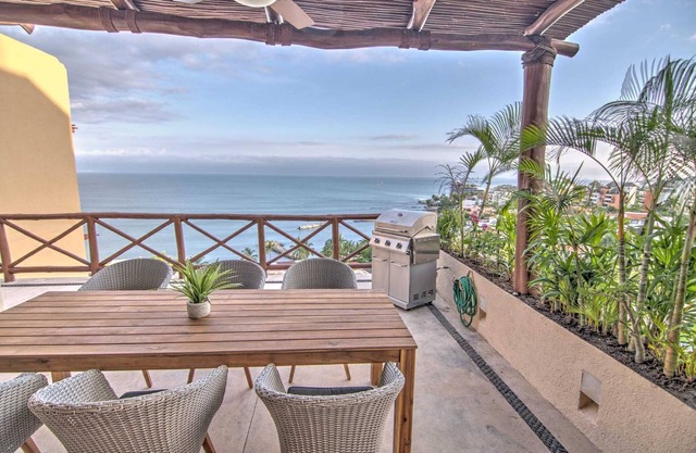 3BR Oceanview Penthouse - 8 Pools - Gym - Spa