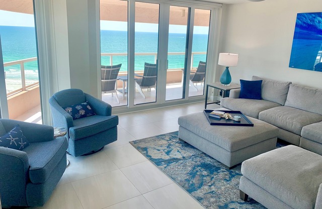 3BR on BEACH w/Panoramic Water Views. Steps to Pool, Beach. Resort Amenities!