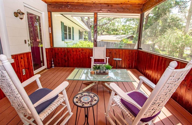 3BR Retreat w/ Screened Porch, Near Saint Leo Uni, Pet-Friendly, Lake Jovita Golf Club Access