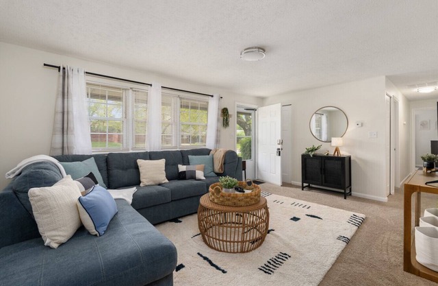 3BR SFH made for easy comfy stays