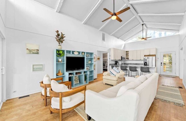 3BR Soundside Retreat | Steps to Bay Drive Path!