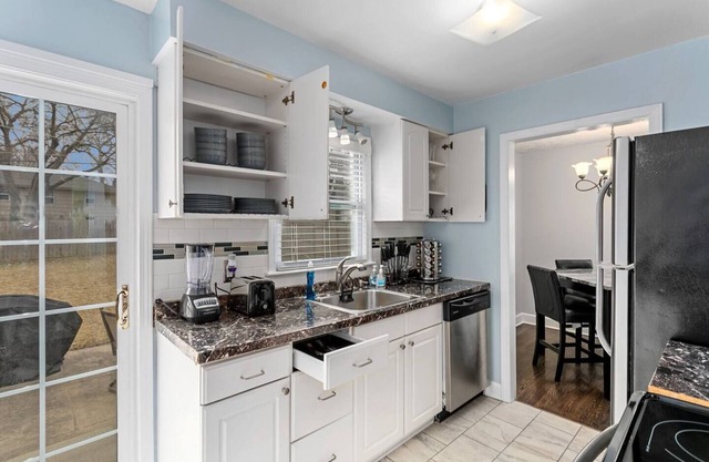 3BR, Spacious home w/fire pit