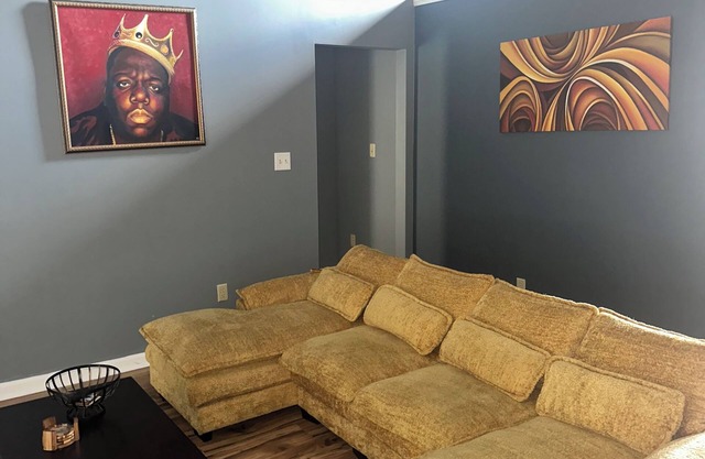 3BR Spacious Suburban Home Near Wolfchase